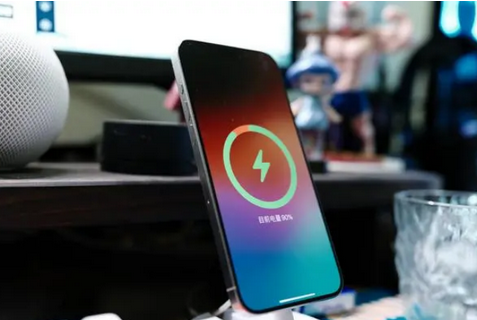 黔西苹果15换屏服务分享用什么充电器给iPhone15充电更好 